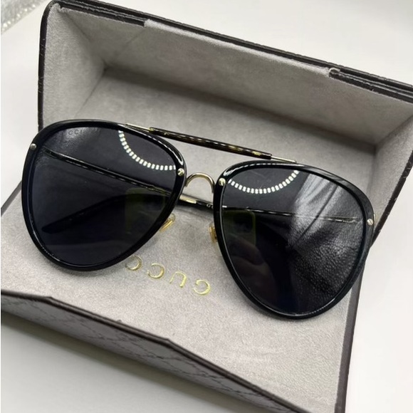 1 little scratche - Picture 5 of 9